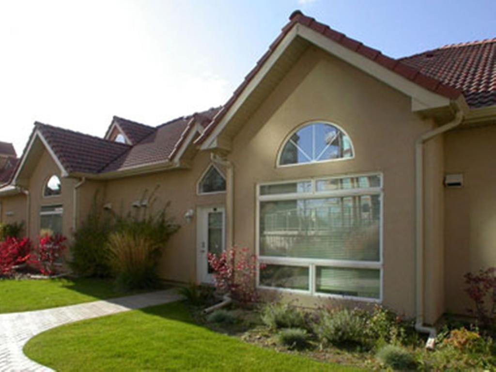 Sunset Waterfront Resort By Kelownacondorentals Quarto foto