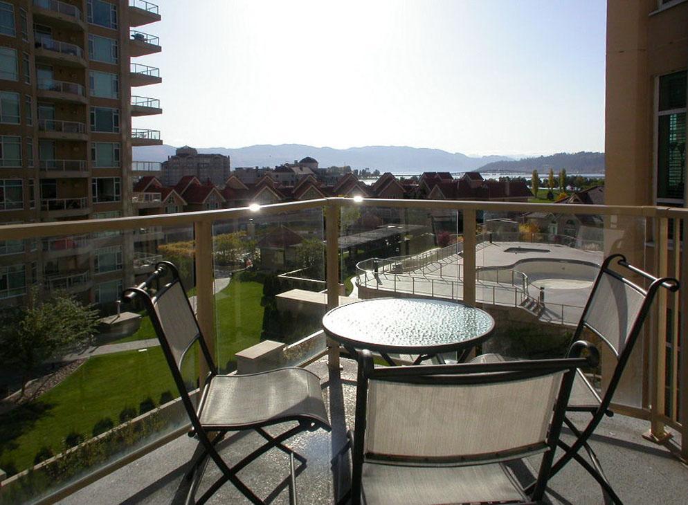Sunset Waterfront Resort By Kelownacondorentals Exterior foto