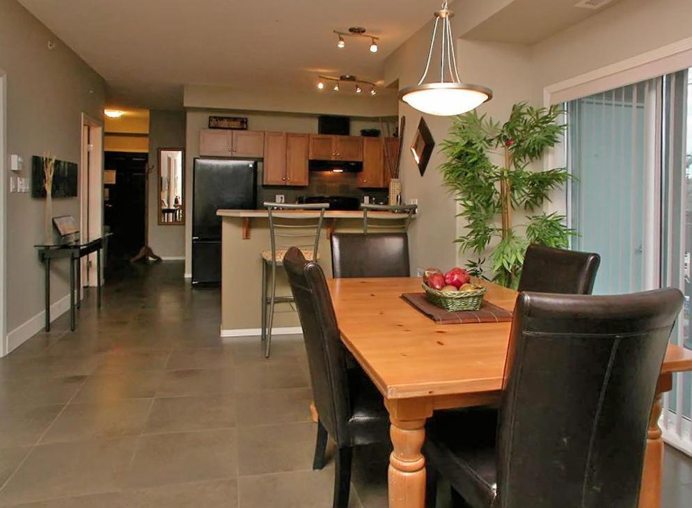 Sunset Waterfront Resort By Kelownacondorentals Exterior foto